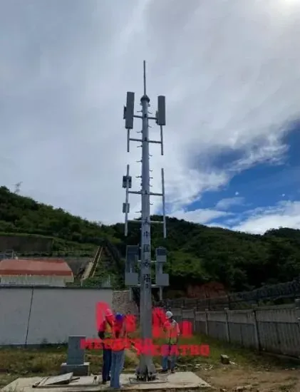 Montaje de torre en campo por cuadrilla